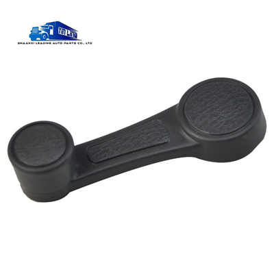 El regulador de elevación de vidrio manual Foton está equipado con un mango 1B18061400042 para ventanas negras.
